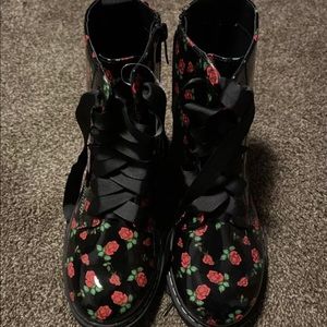 Torrid Betsey johnson rose combat boots size 6
